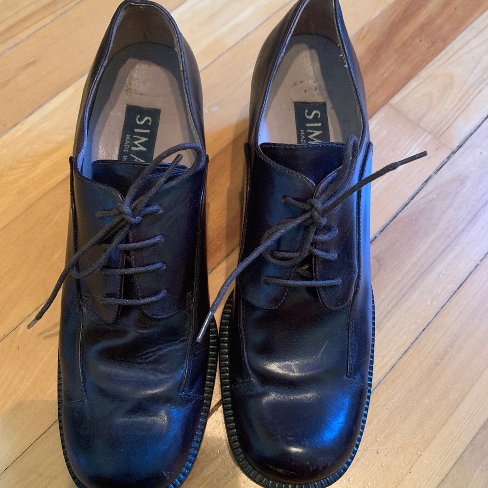 Simards, Italian leather made in Italy, size 7.5, brown chunky heels.